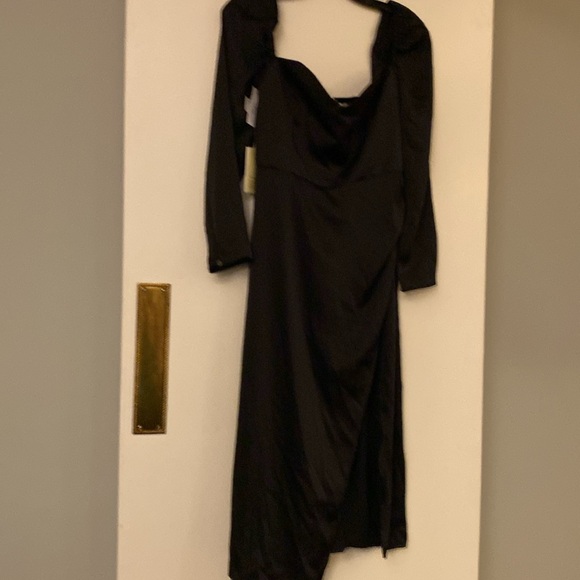 Dress - Picture 5 of 6